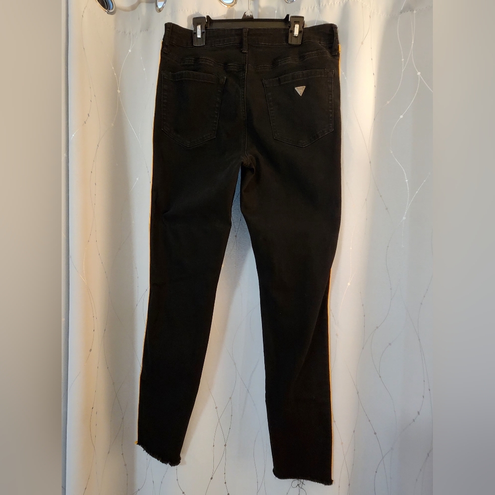 Guess Jeans - Picture 3 of 5